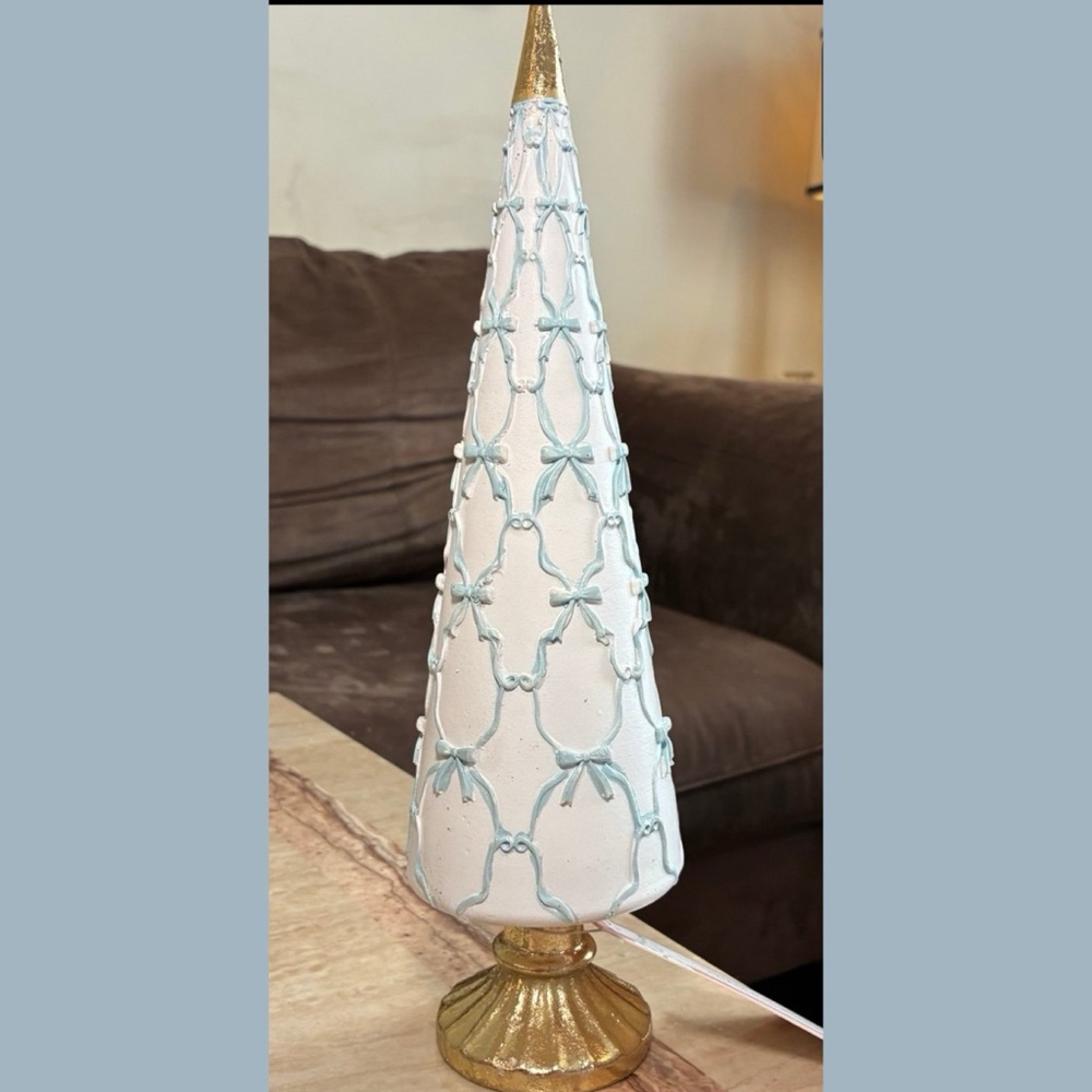Cupcakes And Cashmere Coquette Tree With Blue Ribbon‎ • Ships Fast!